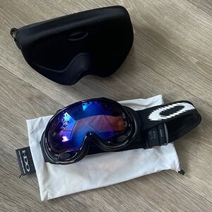 Oakley Snowboard/Ski goggles with Hard Case